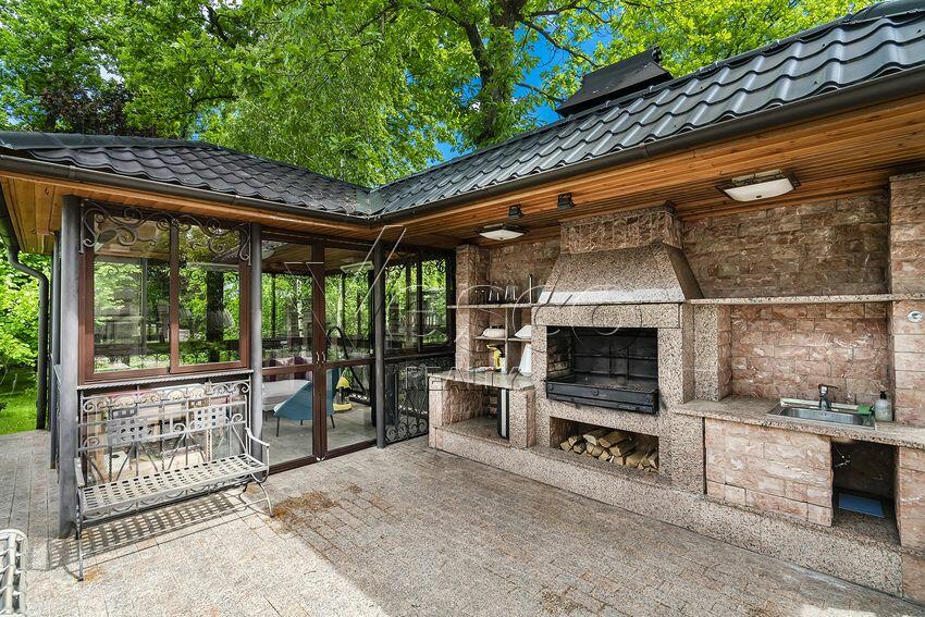 3-этажный коттедж 1 200 м² с отделкой