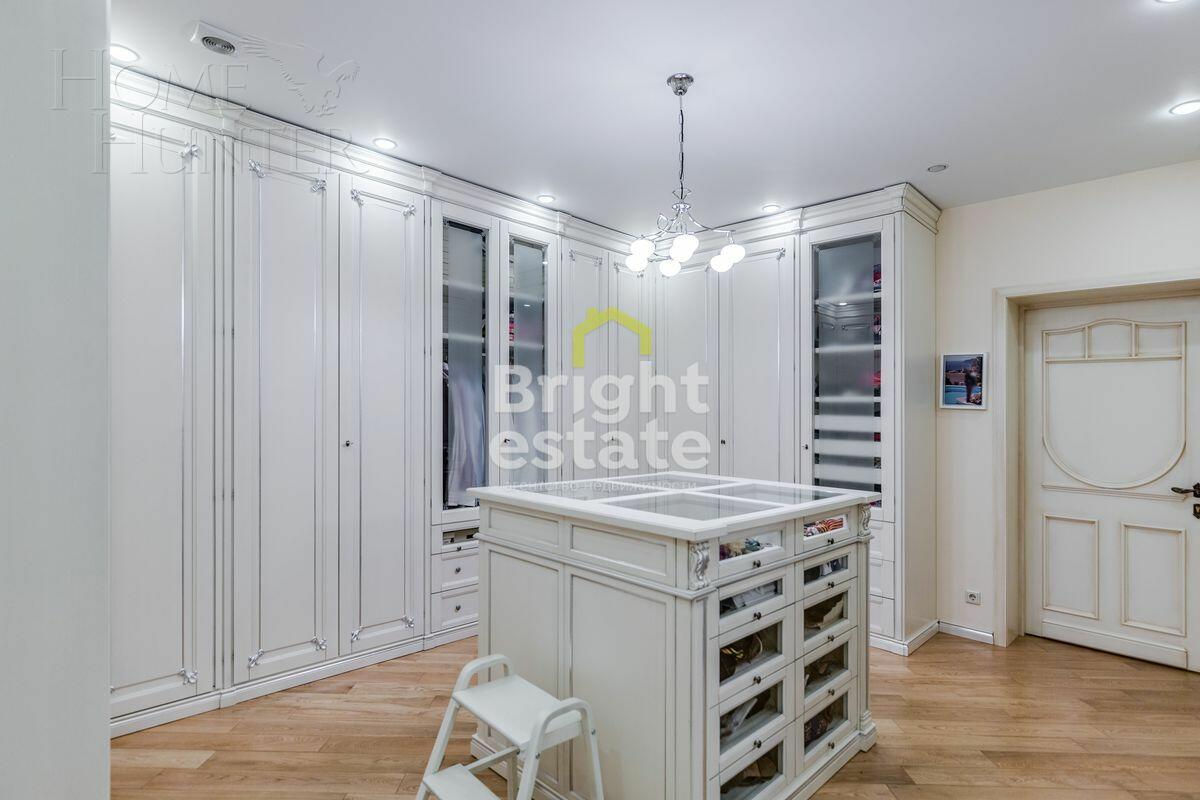 2-этажный коттедж 1 624 м² с отделкой