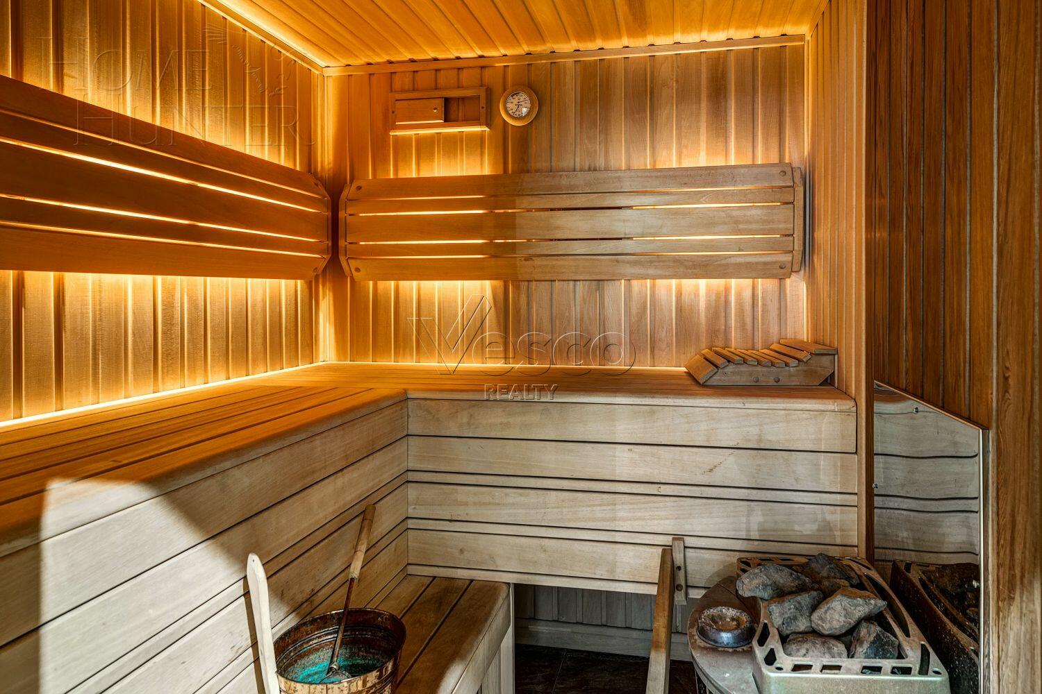 2-этажный коттедж 1 300 м² с отделкой