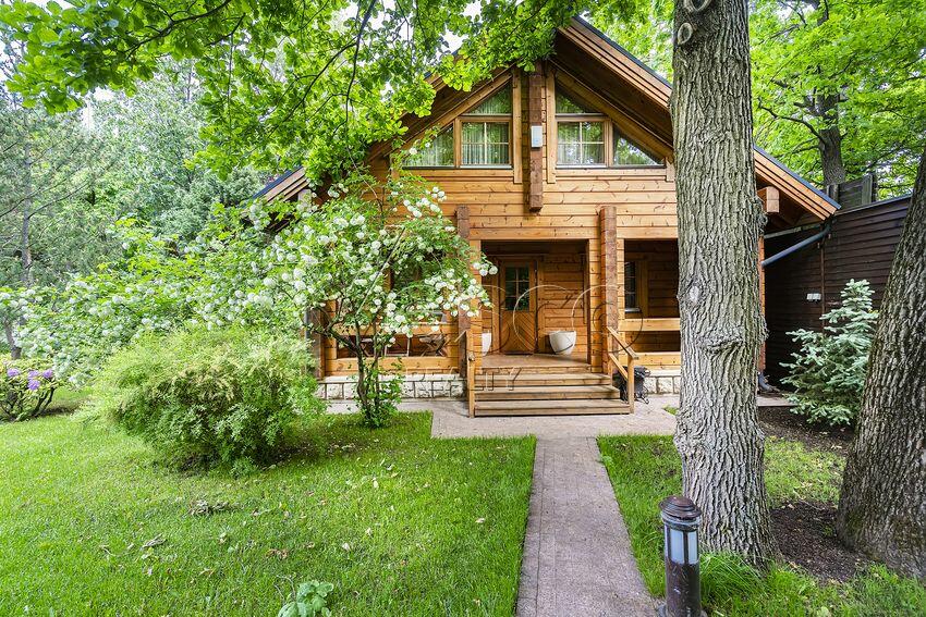 3-этажный коттедж 1 200 м² с отделкой