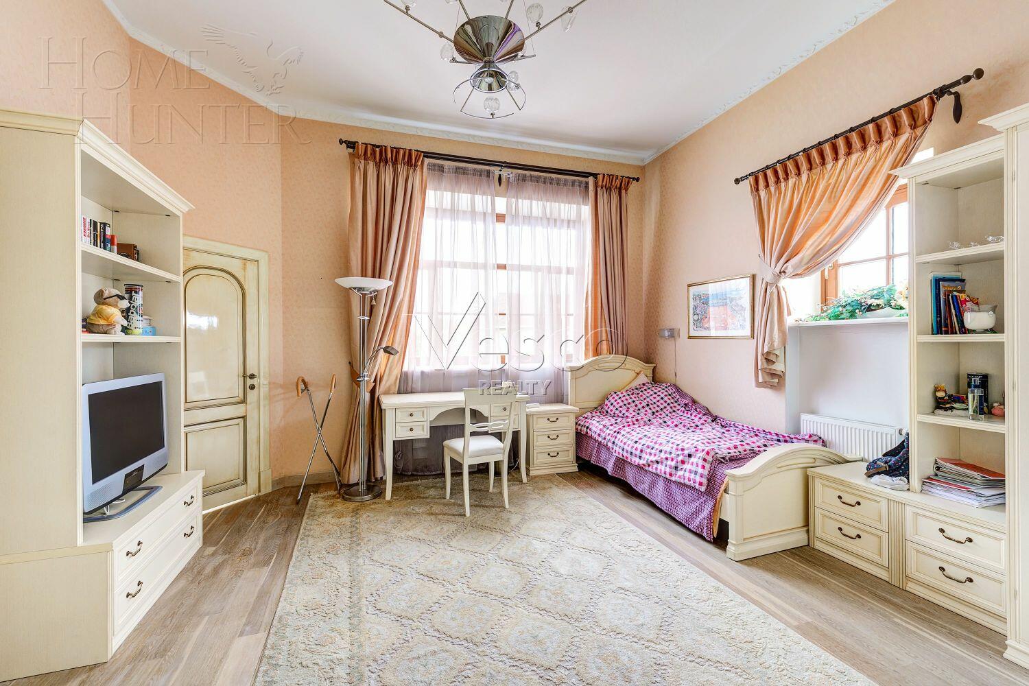 2-этажный коттедж 1 300 м² с отделкой