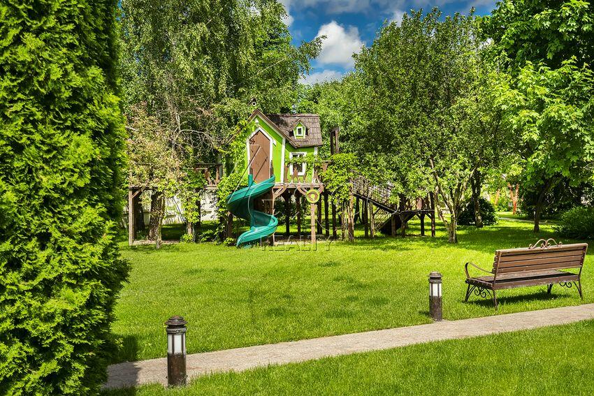 3-этажный коттедж 1 200 м² с отделкой