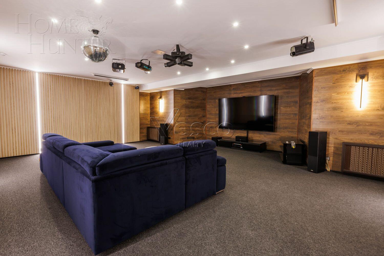 2-этажный коттедж 1 140 м² с отделкой