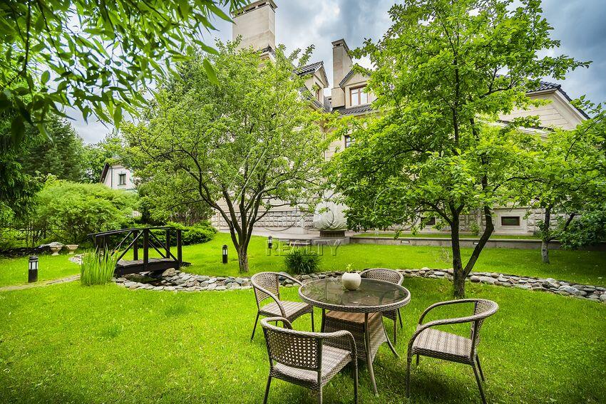 3-этажный коттедж 1 200 м² с отделкой