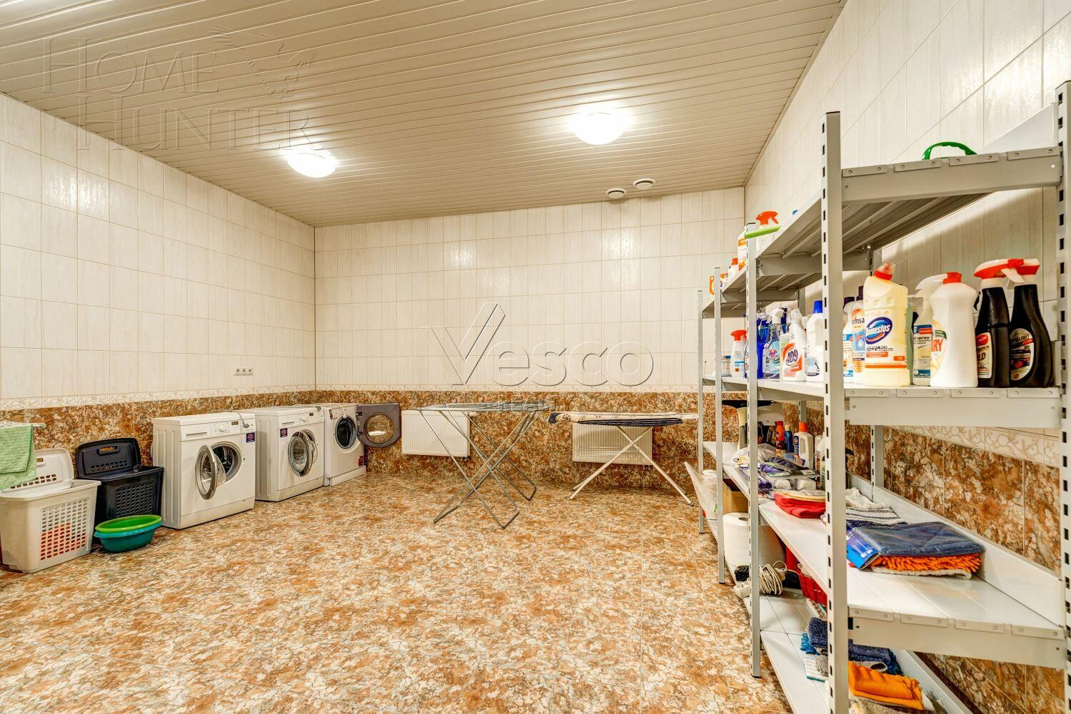 2-этажный коттедж 1 300 м² с отделкой