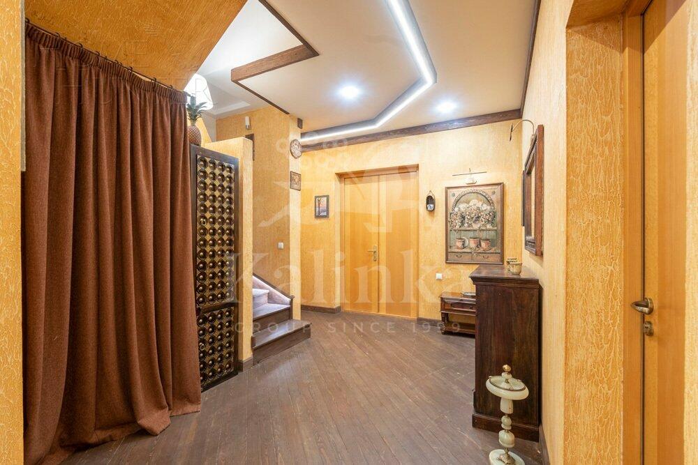 2-этажный коттедж 212 м² с отделкой