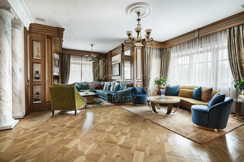 3-этажный коттедж 1 200 м² с отделкой