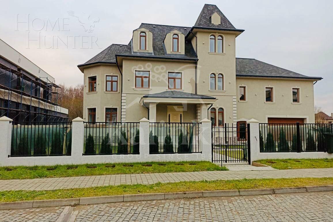 2-этажный коттедж 1 120.4 м² с отделкой