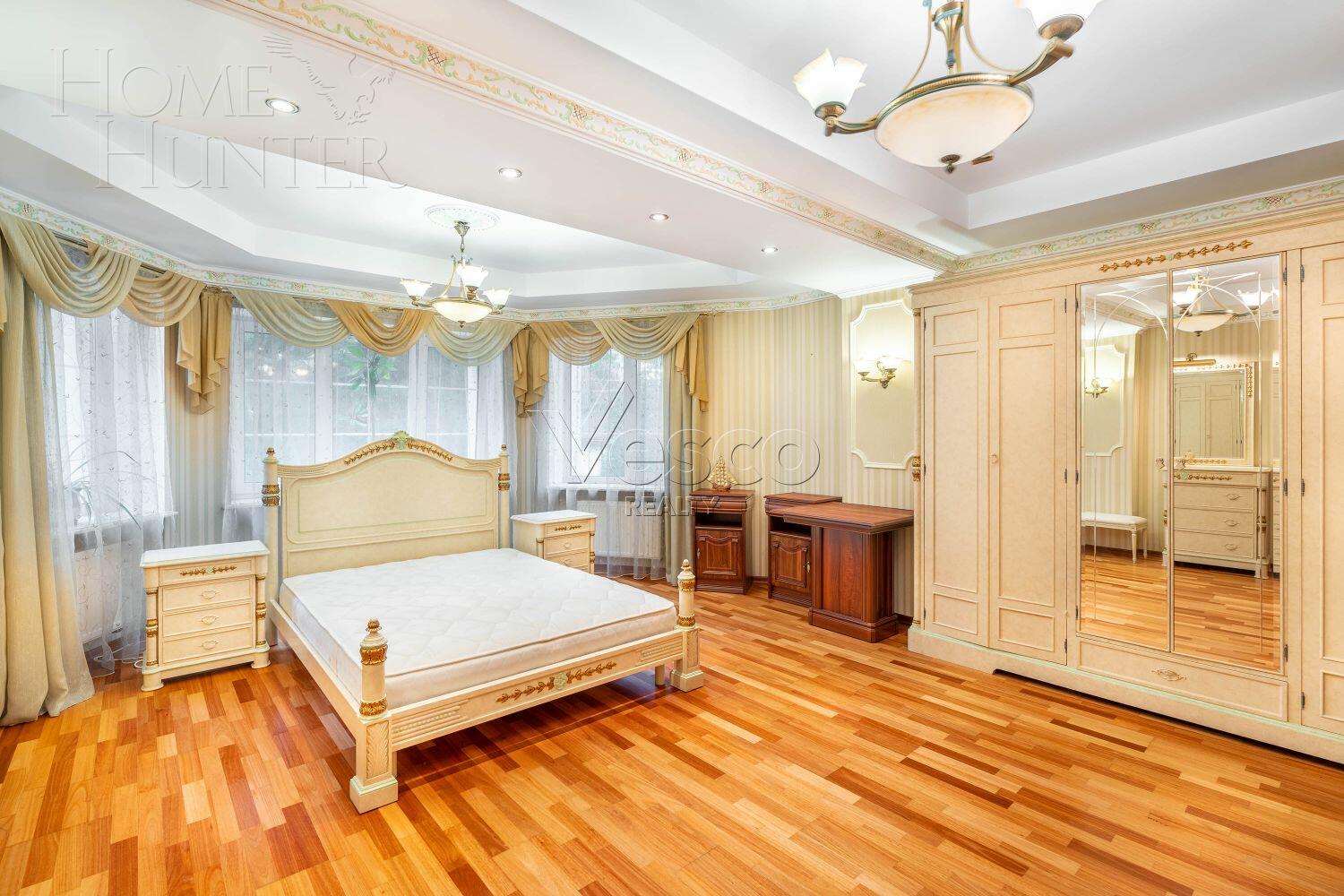 3-этажный коттедж 1 014 м² с отделкой