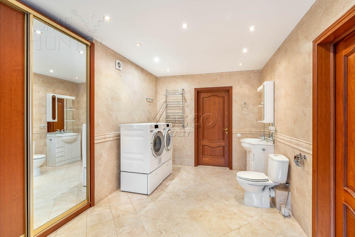 3-этажный коттедж 1 014 м² с отделкой