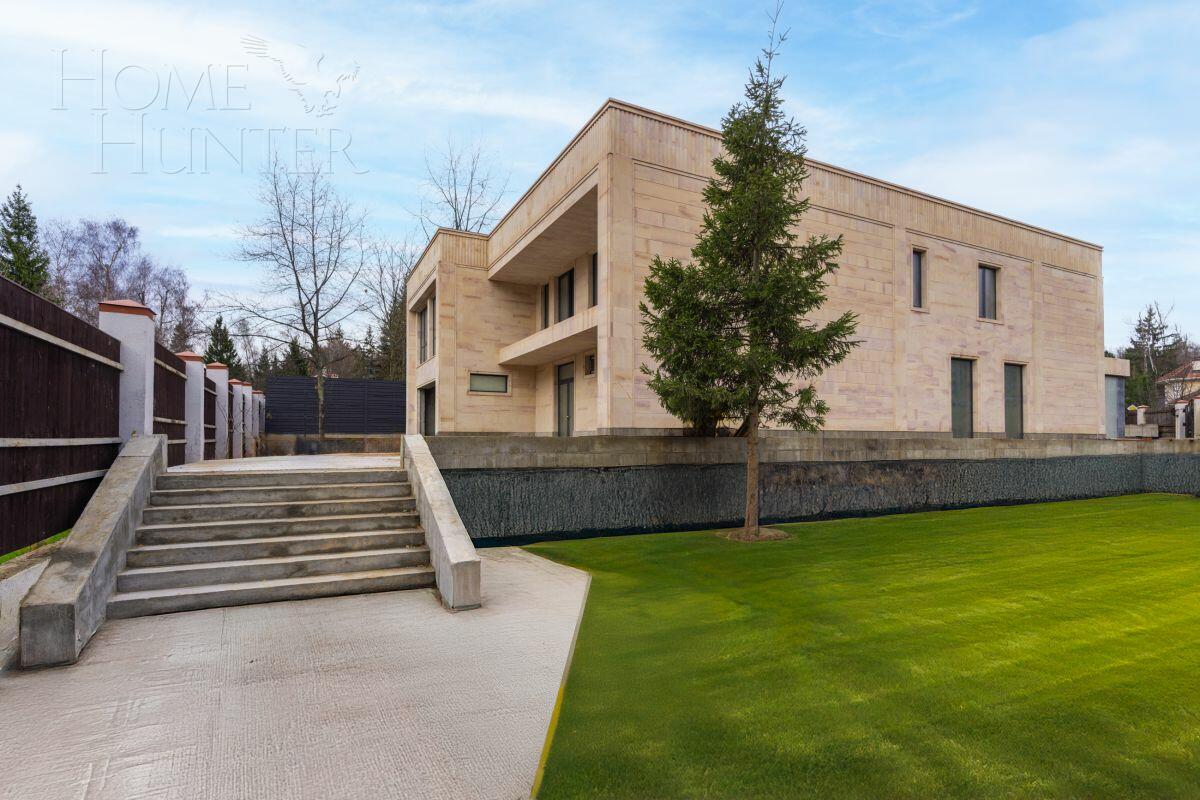 2-этажный коттедж 830 м² без отделки