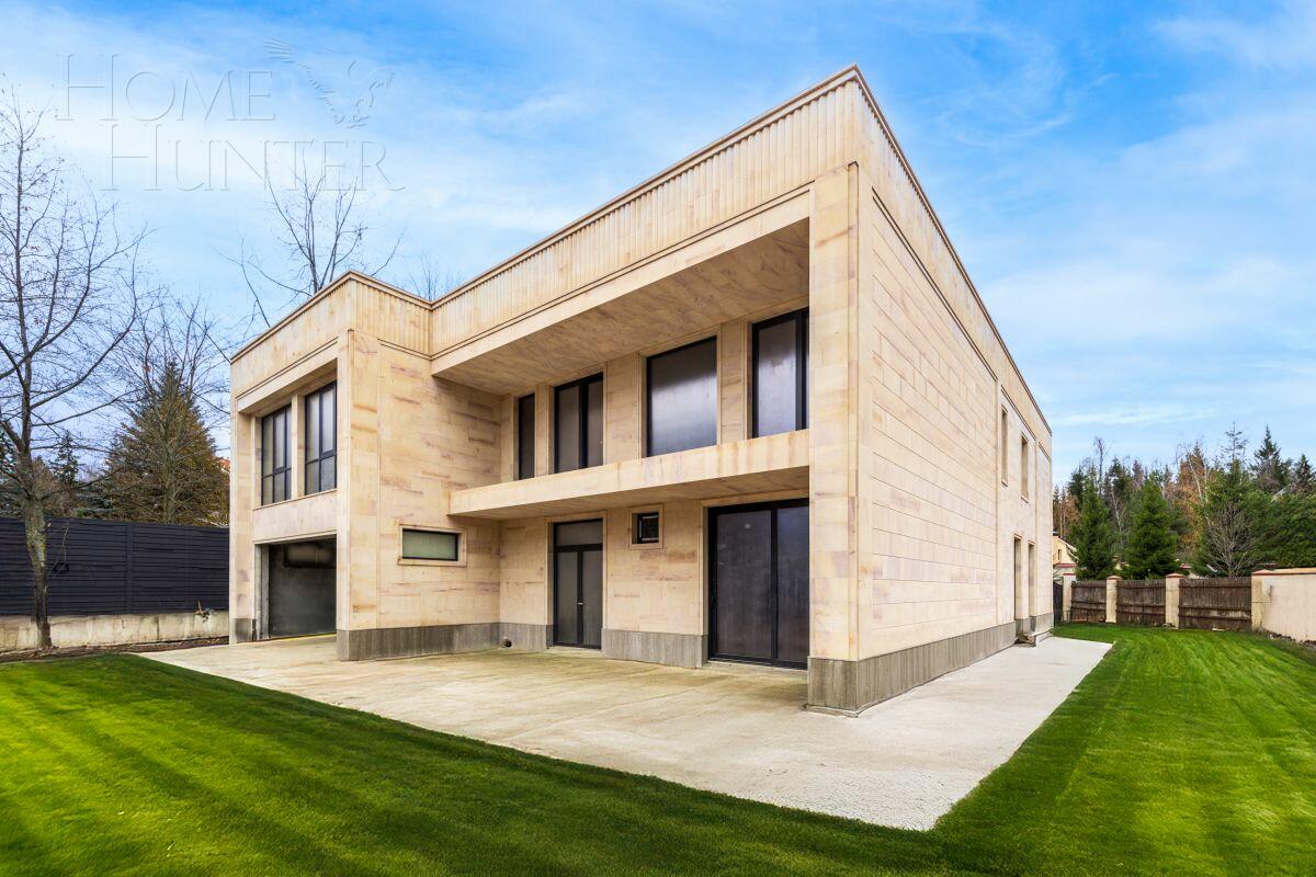 2-этажный коттедж 830 м² без отделки