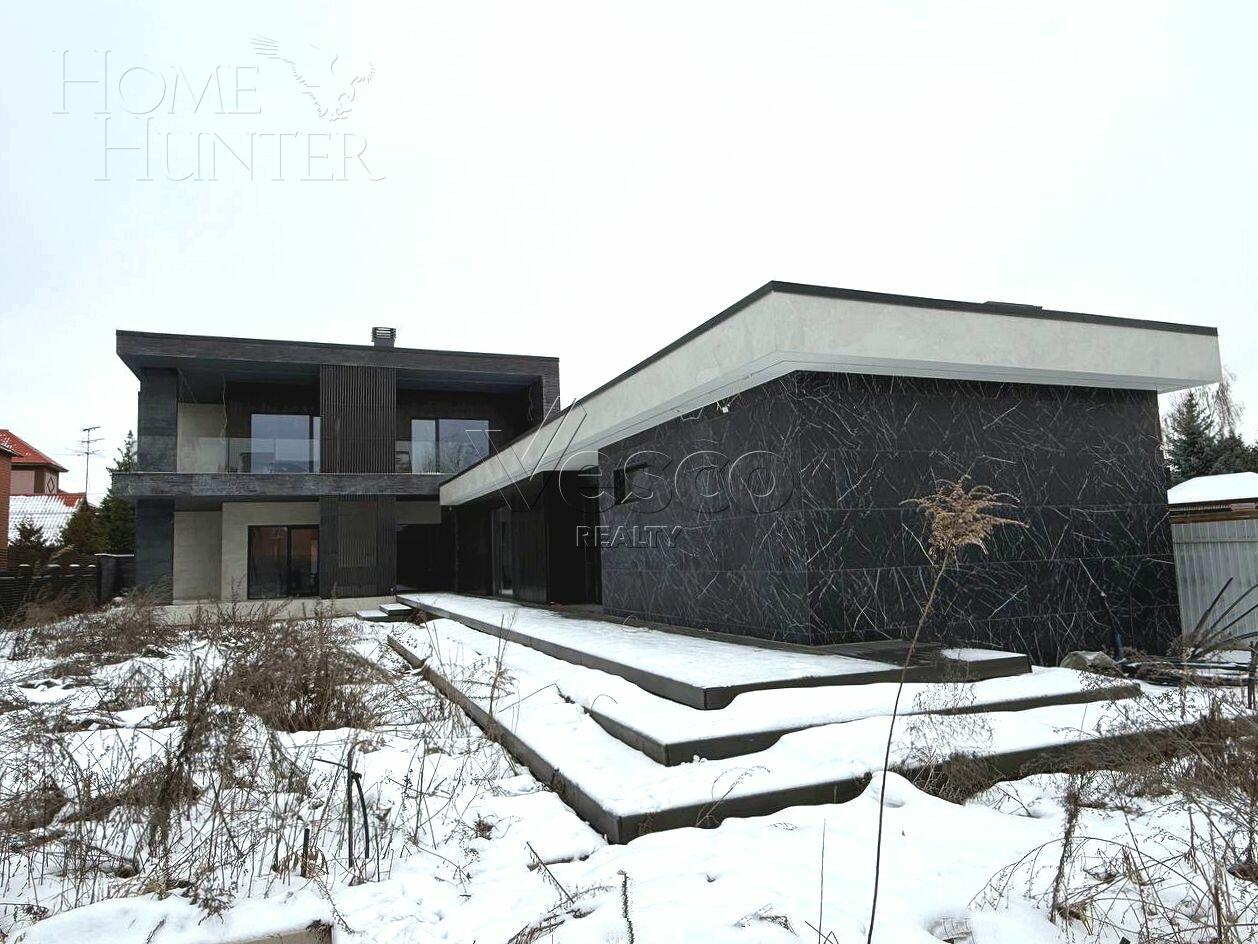 2-этажный коттедж 468.7 м² без отделки