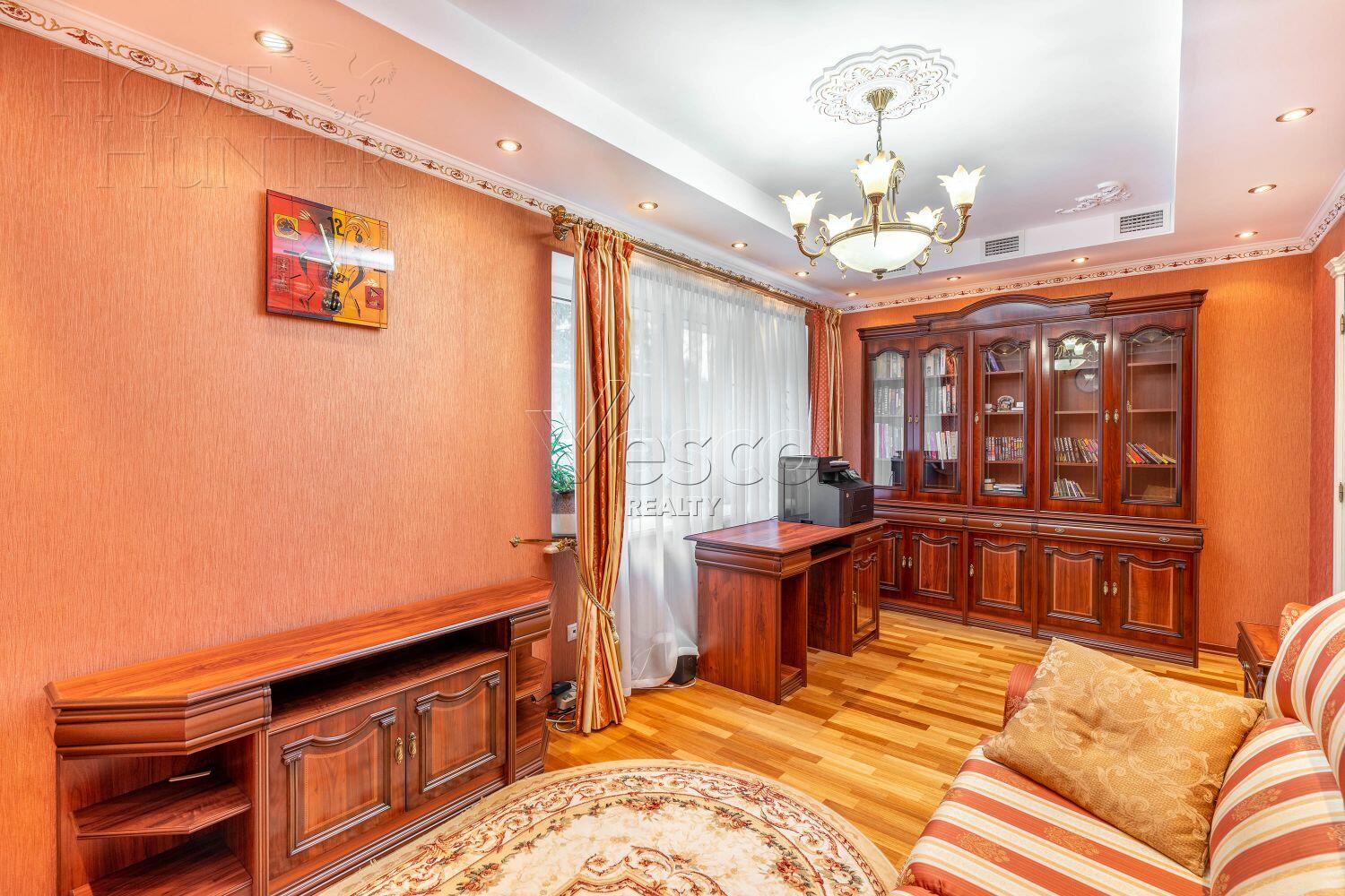 3-этажный коттедж 1 014 м² с отделкой