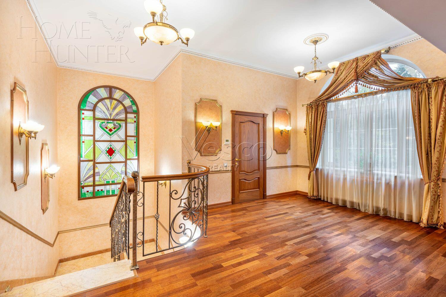 3-этажный коттедж 1 014 м² с отделкой