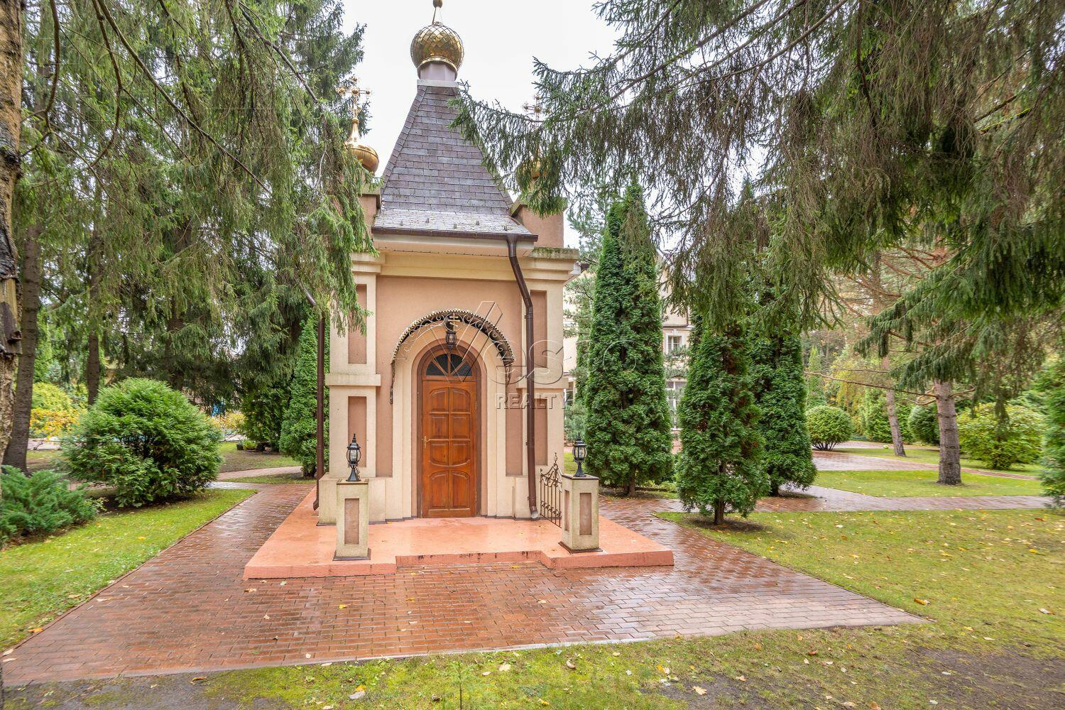 3-этажный коттедж 1 014 м² с отделкой