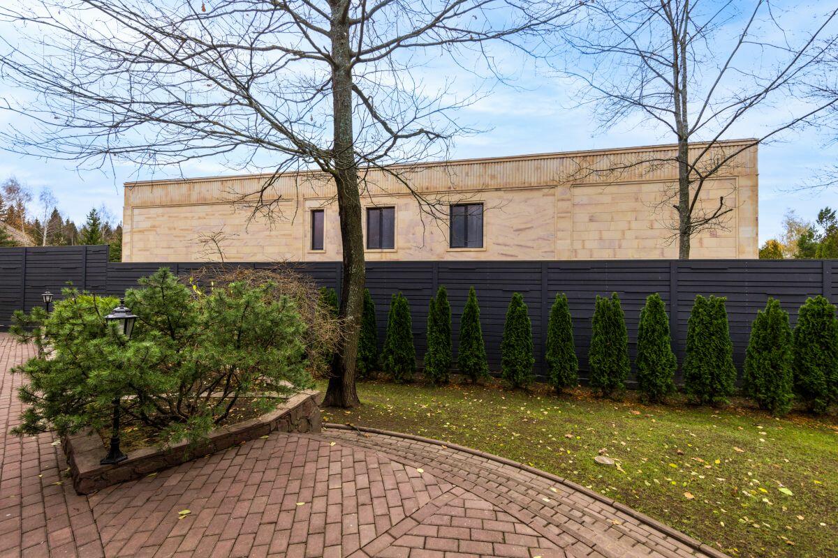 2-этажный коттедж 830 м² без отделки