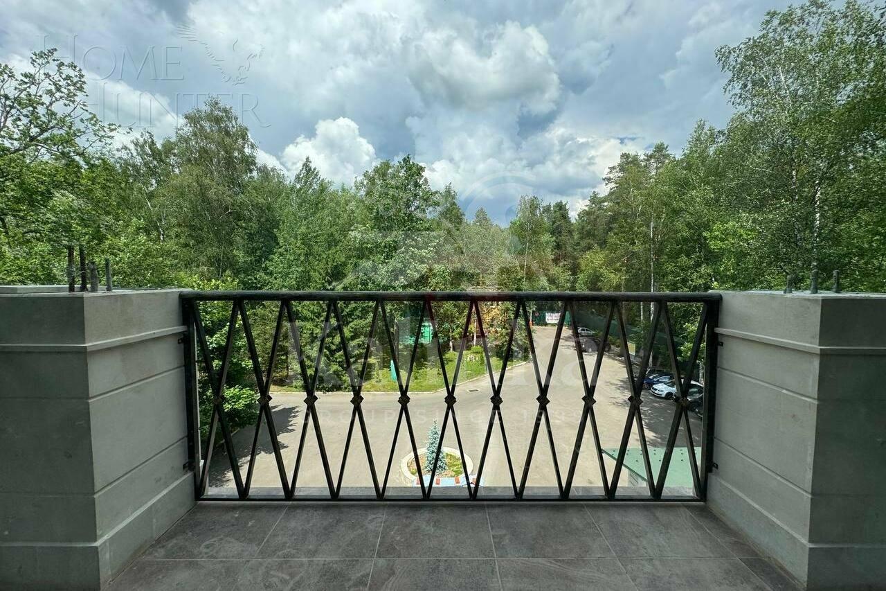 2-этажный коттедж 640 м² без отделки