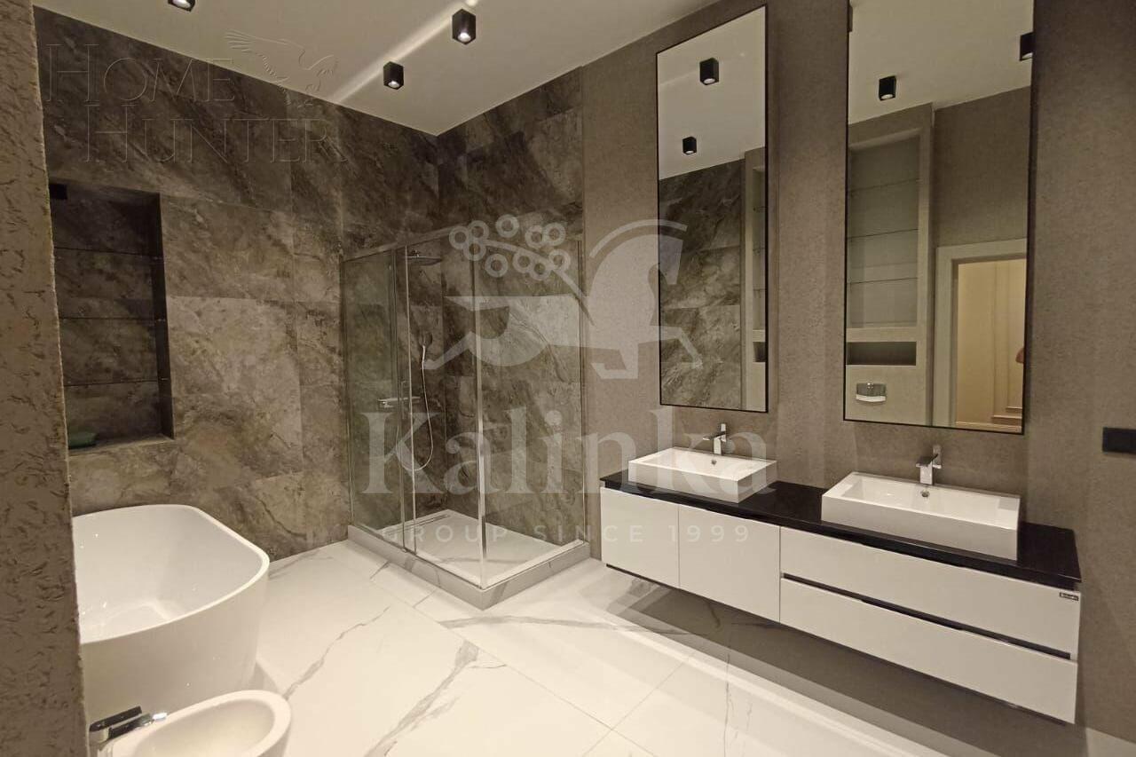 2-этажный коттедж 1 120.4 м² с отделкой