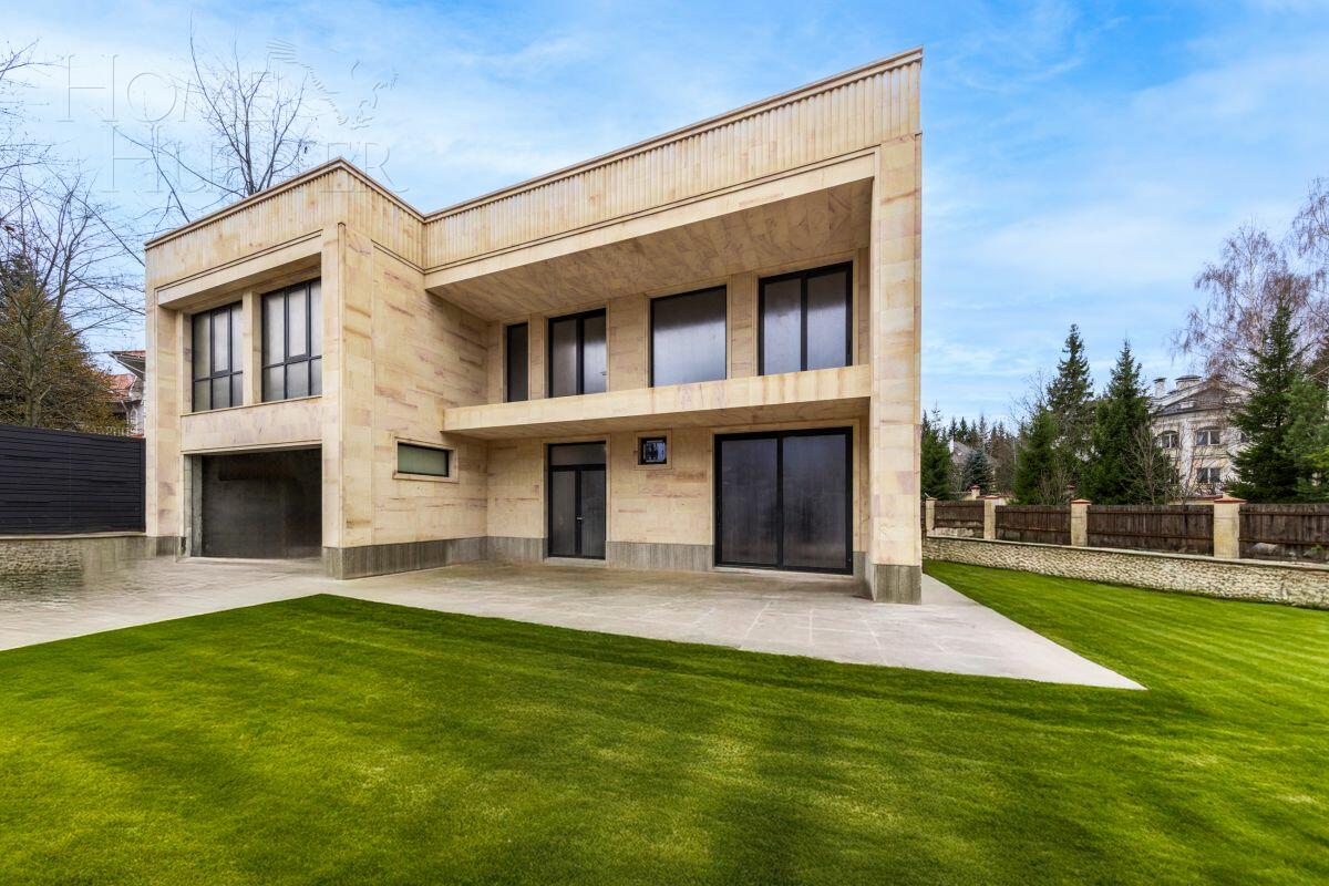 2-этажный коттедж 830 м² без отделки