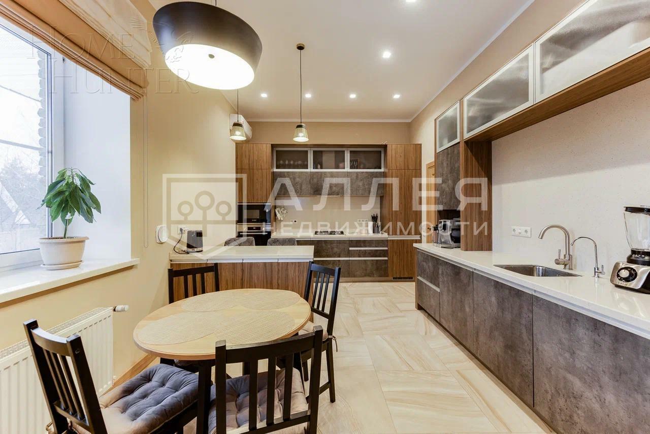 2-этажный коттедж 520 м² с отделкой