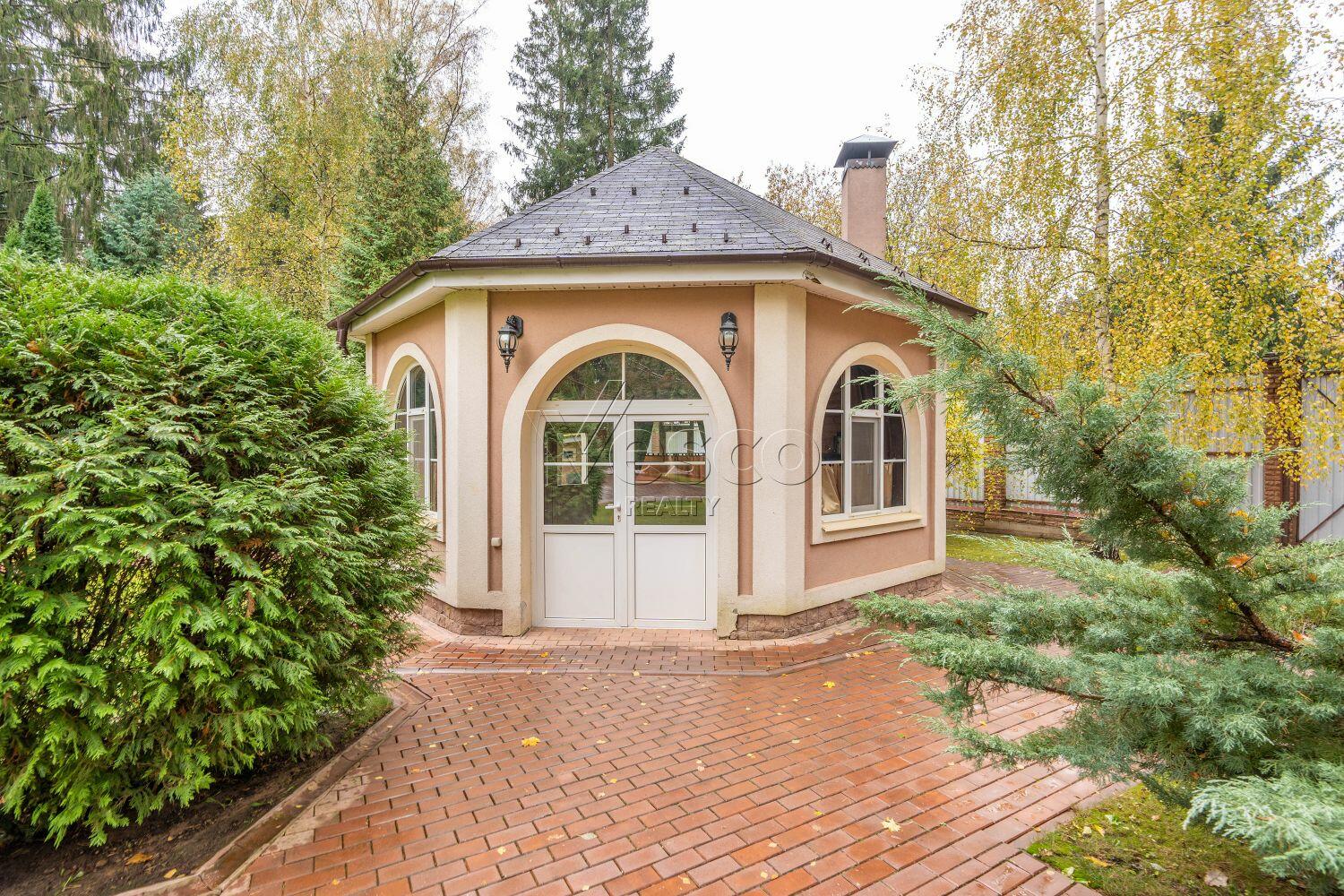 3-этажный коттедж 1 014 м² с отделкой