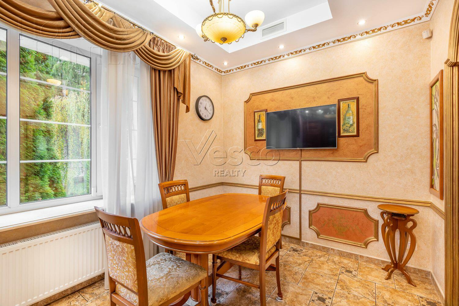 3-этажный коттедж 1 014 м² с отделкой