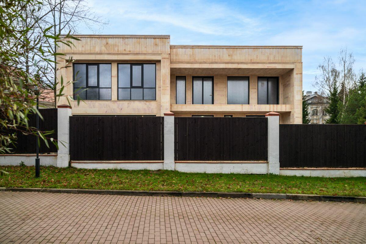 2-этажный коттедж 830 м² без отделки