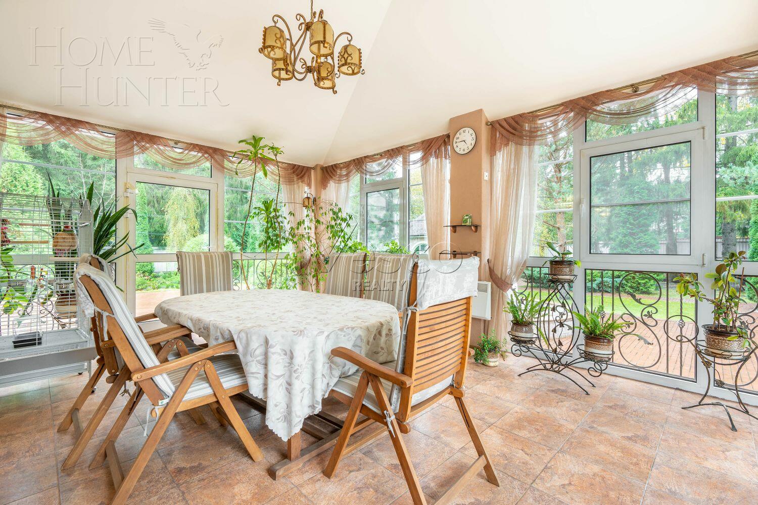 3-этажный коттедж 1 014 м² с отделкой