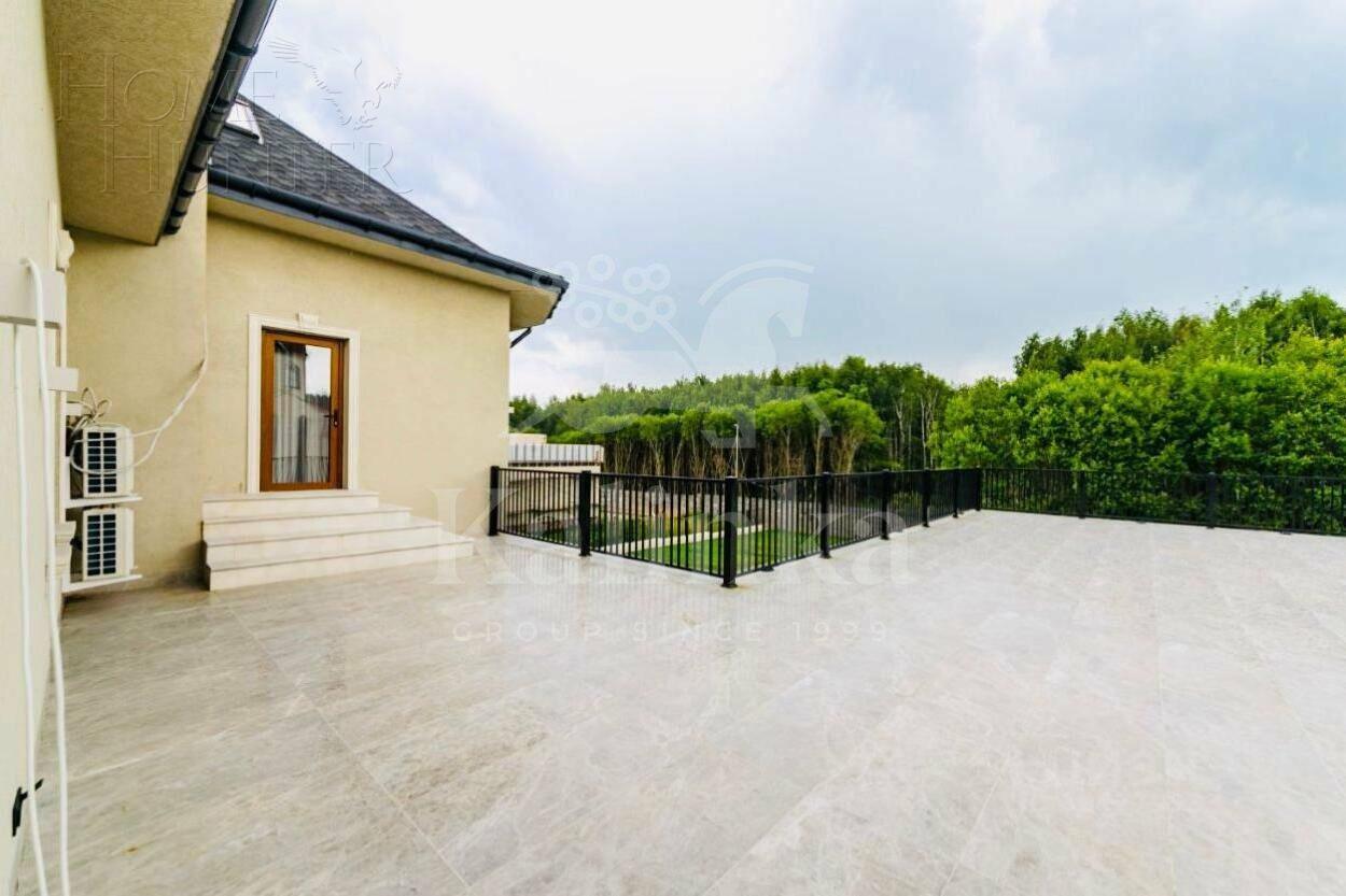 2-этажный коттедж 1 120.4 м² с отделкой