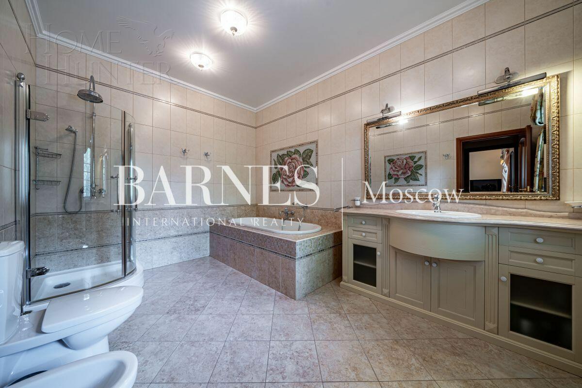 3-этажный коттедж 633 м² с отделкой