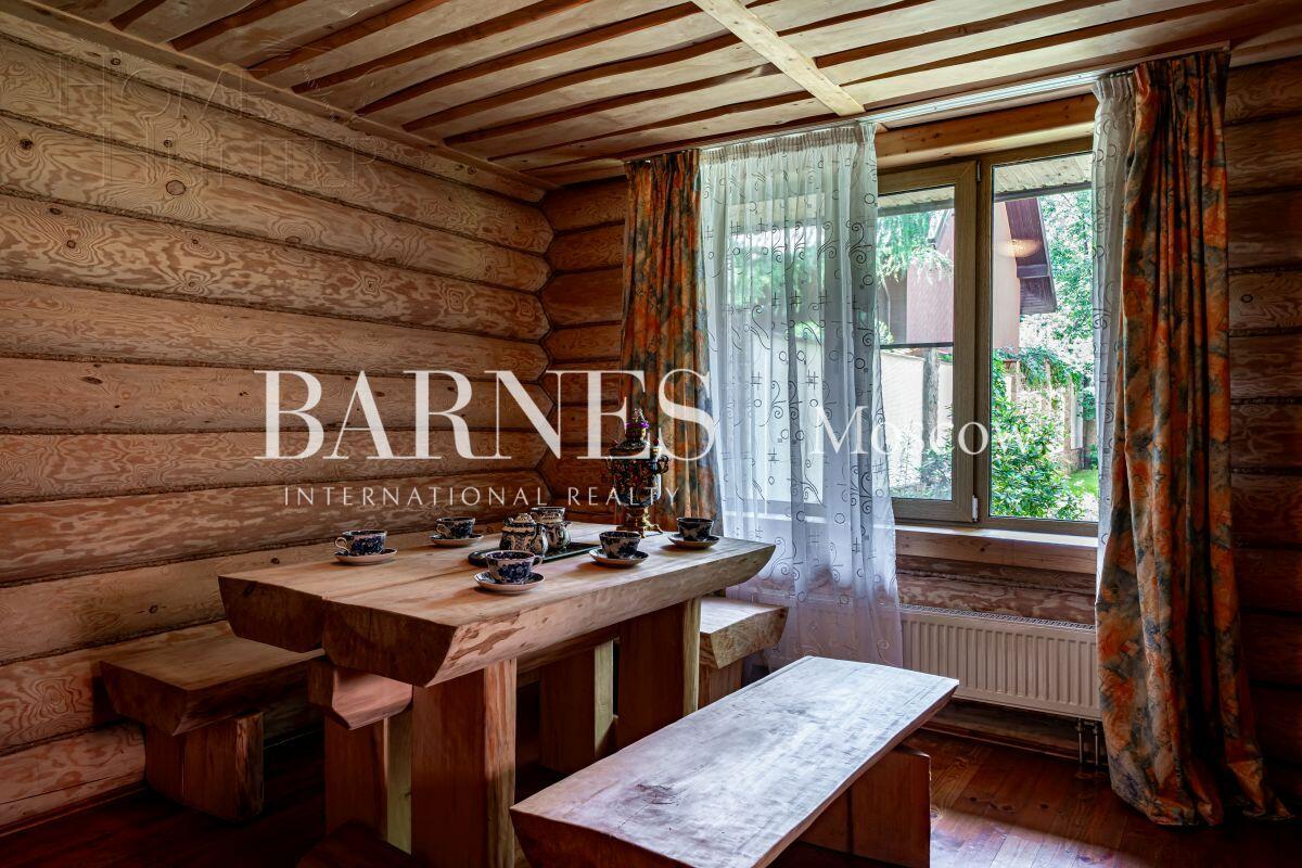 3-этажный коттедж 633 м² с отделкой