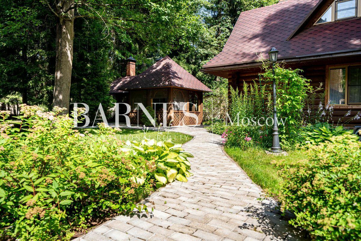 3-этажный коттедж 633 м² с отделкой