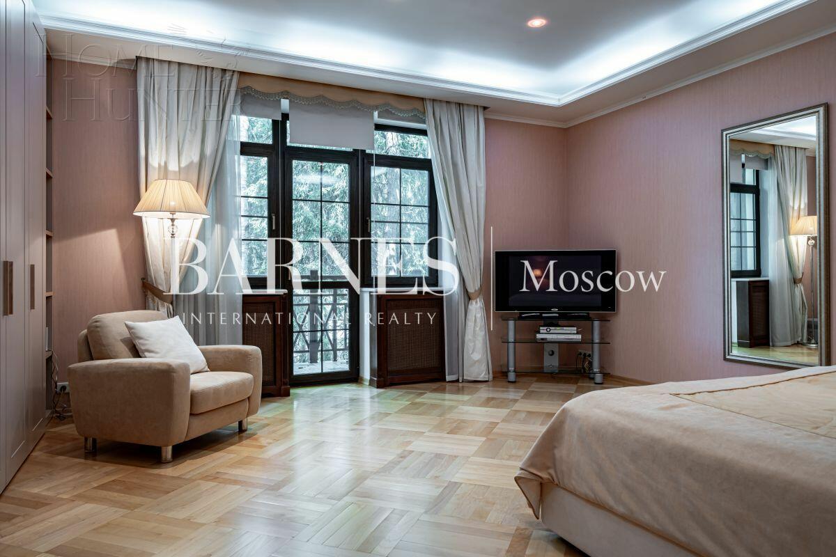 3-этажный коттедж 633 м² с отделкой