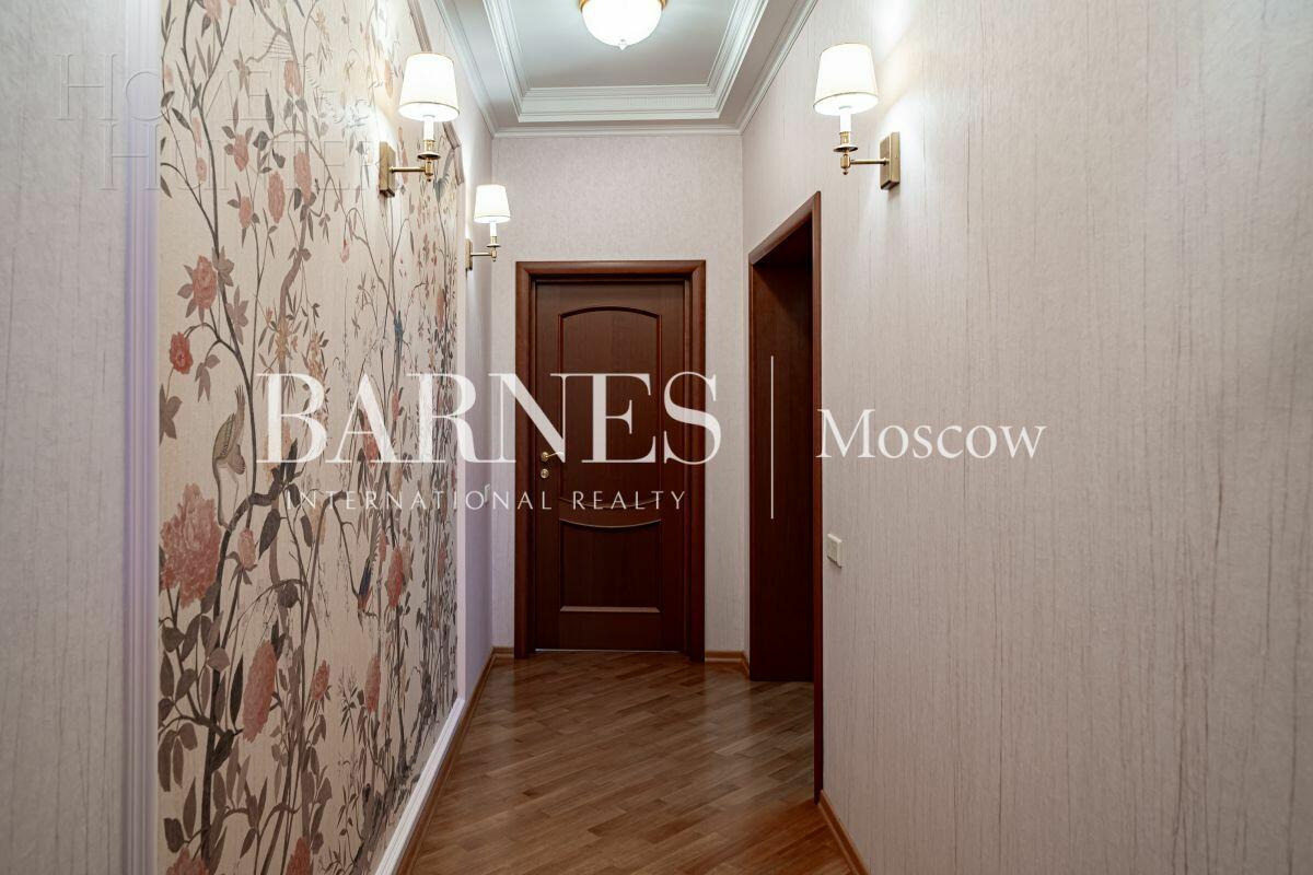 3-этажный коттедж 633 м² с отделкой