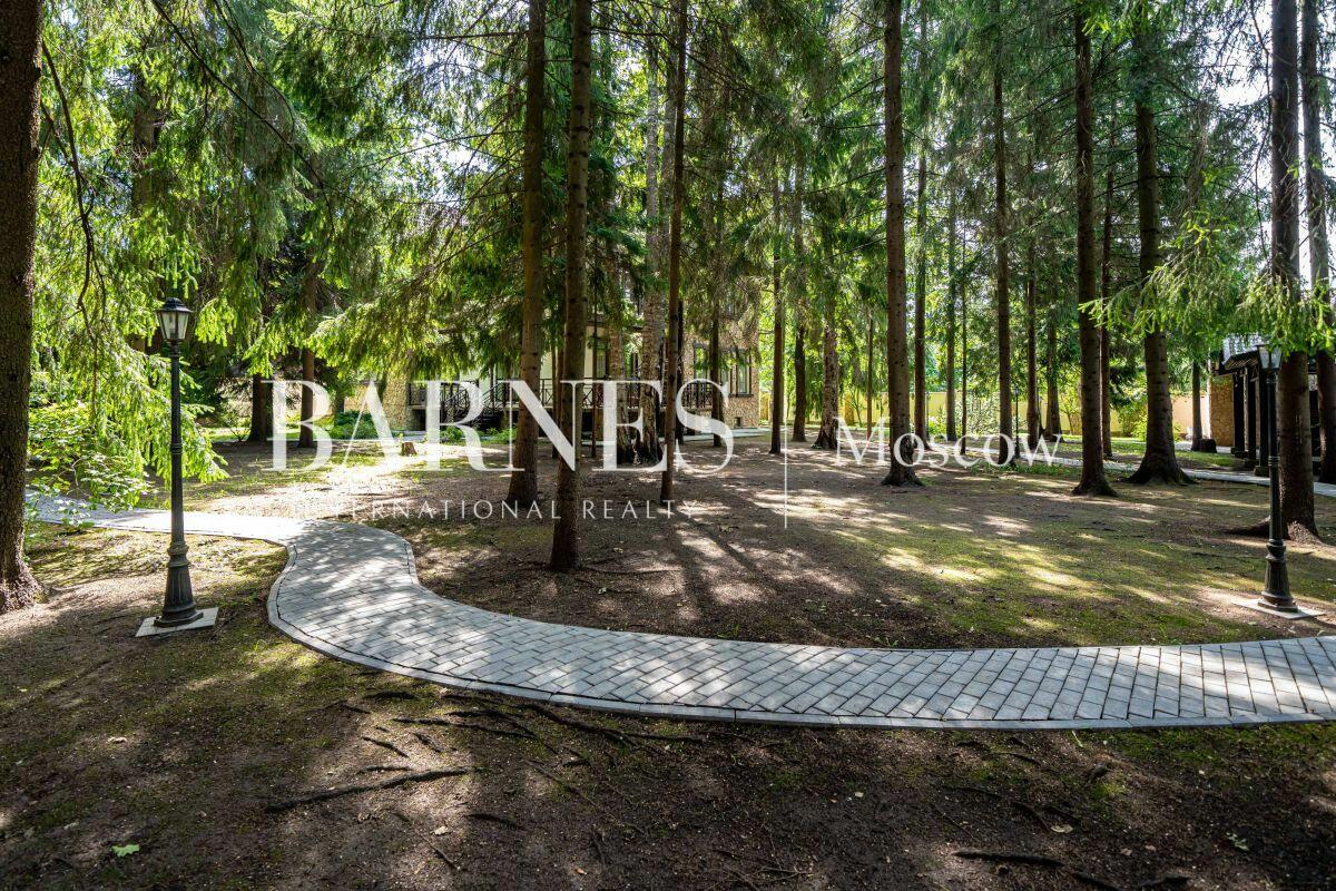 3-этажный коттедж 633 м² с отделкой