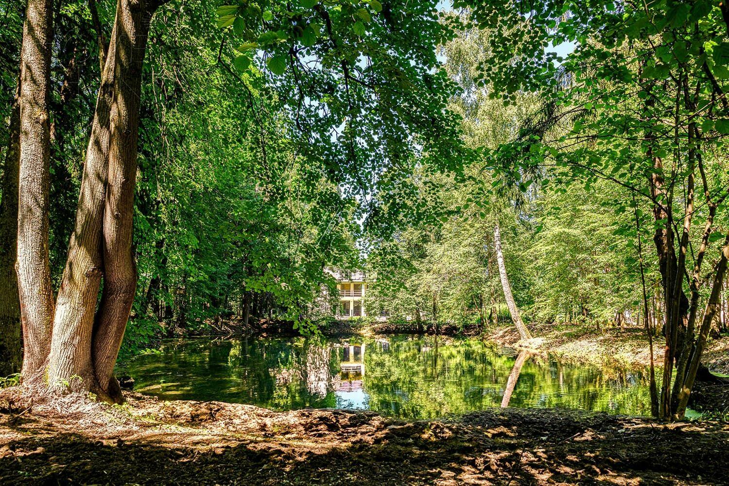 Участок 54.3 сот. в охраняемом поселке