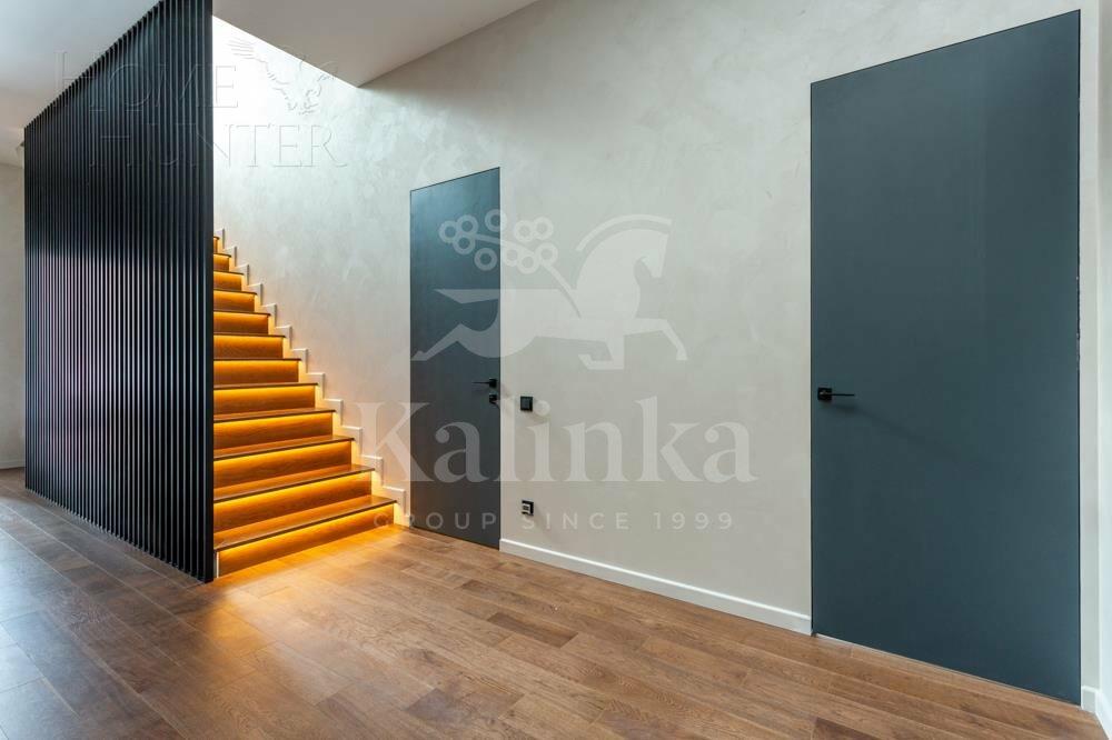 3-этажный таунхаус 945 м² с отделкой