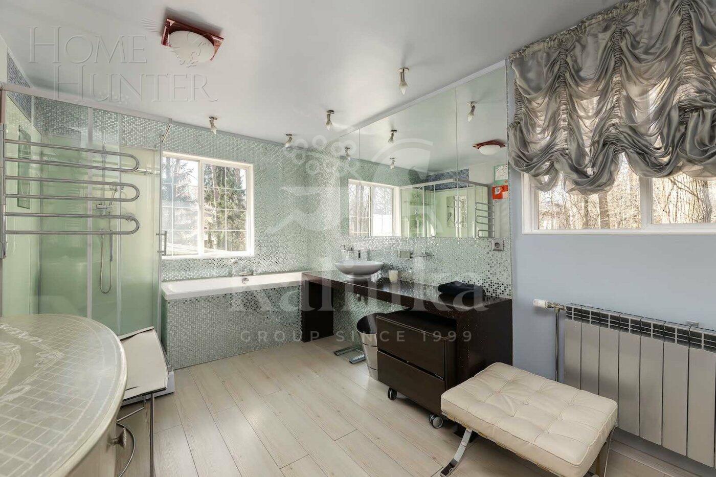 2-этажный коттедж 300 м² с отделкой