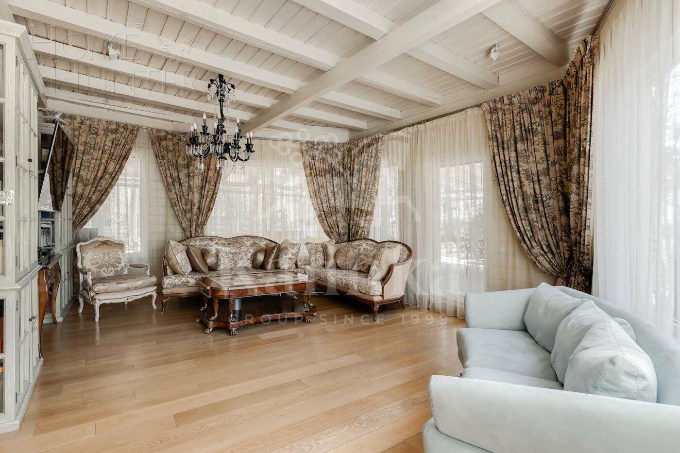 2-этажный коттедж 300 м² с отделкой