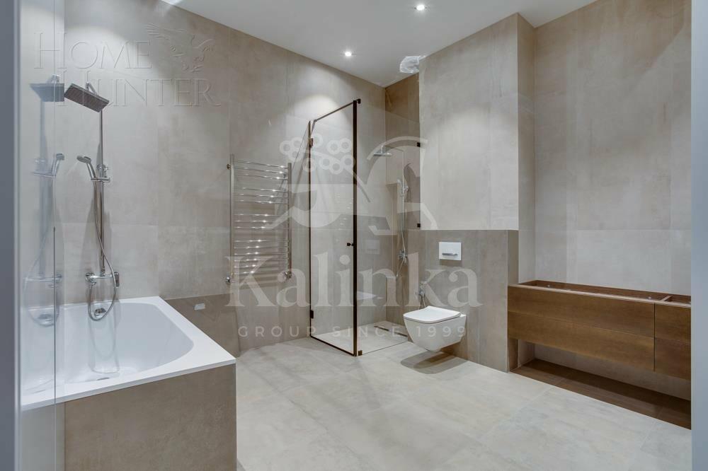 3-этажный таунхаус 945 м² с отделкой