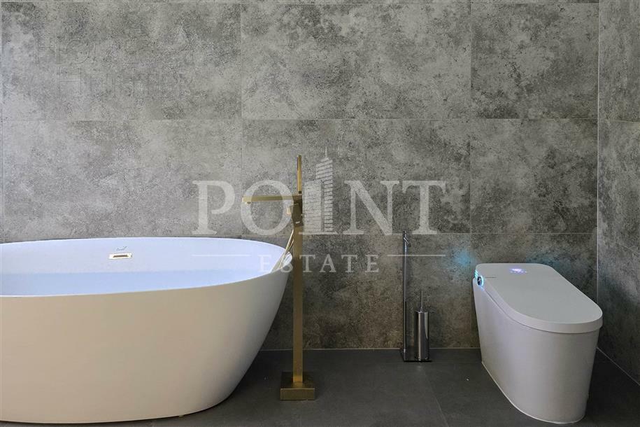 3-этажный таунхаус 250 м² с отделкой