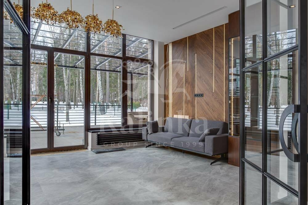 3-этажный таунхаус 945 м² с отделкой