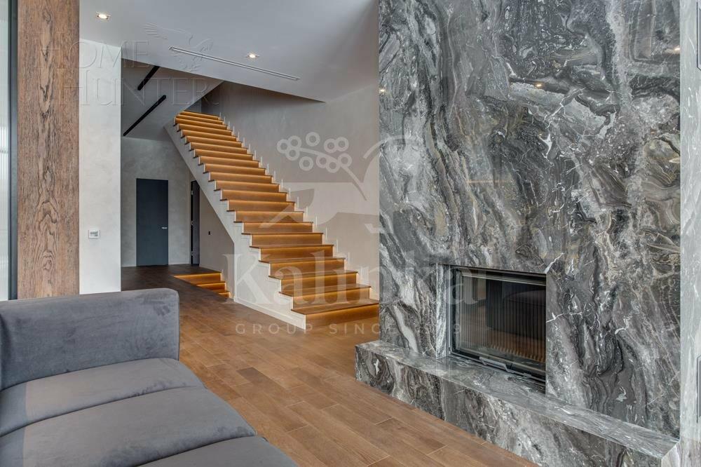 3-этажный таунхаус 945 м² с отделкой