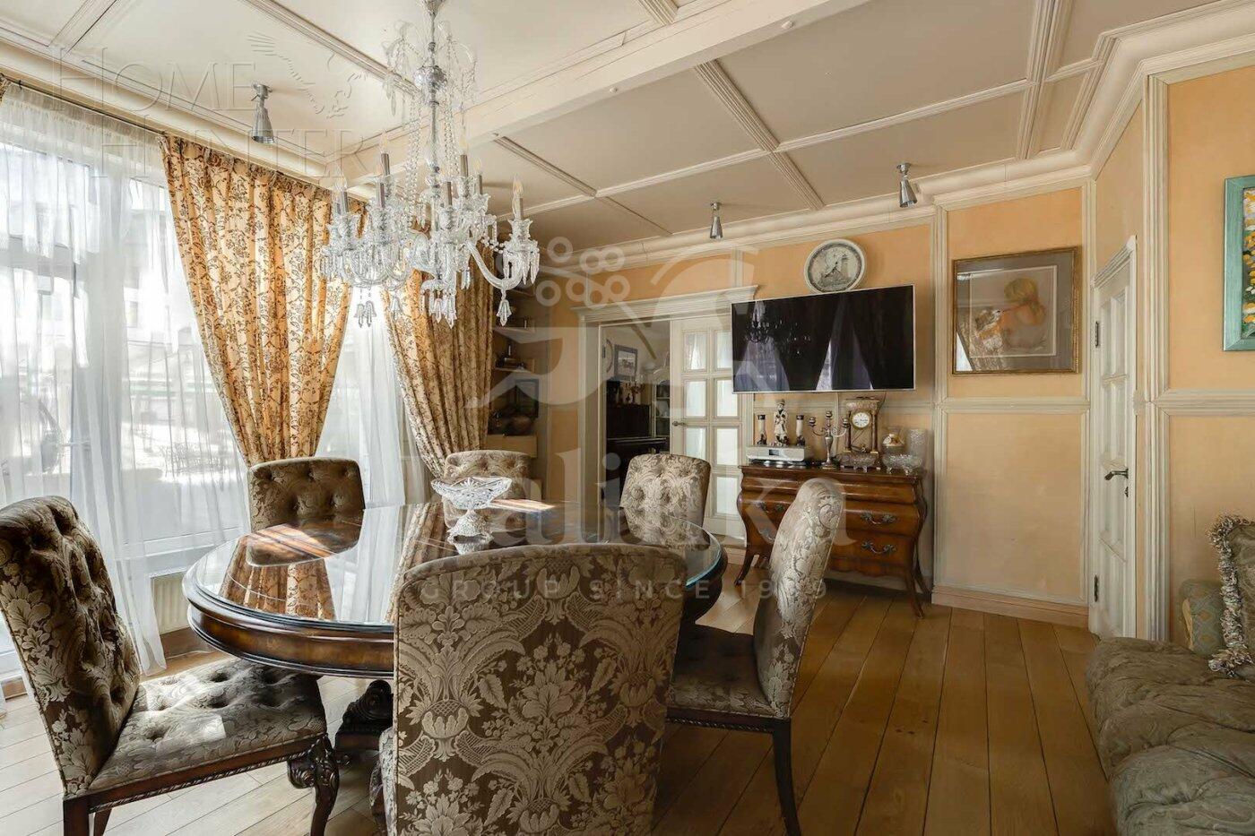 2-этажный коттедж 300 м² с отделкой