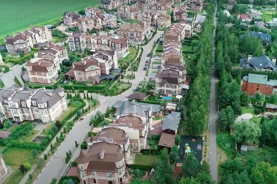 3-этажный таунхаус 375 м² с отделкой