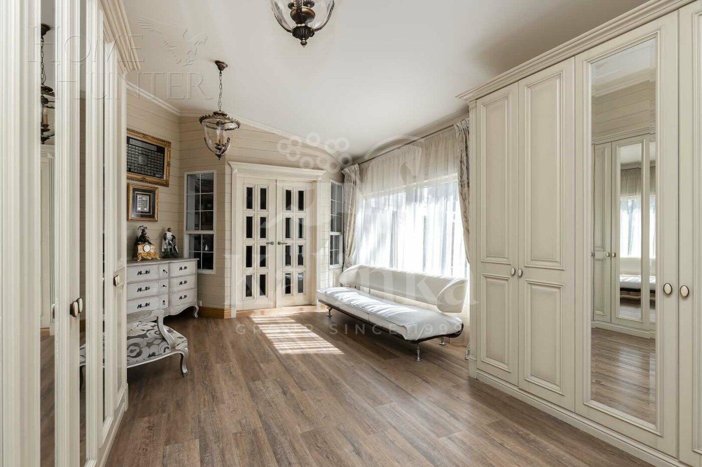 2-этажный коттедж 300 м² с отделкой