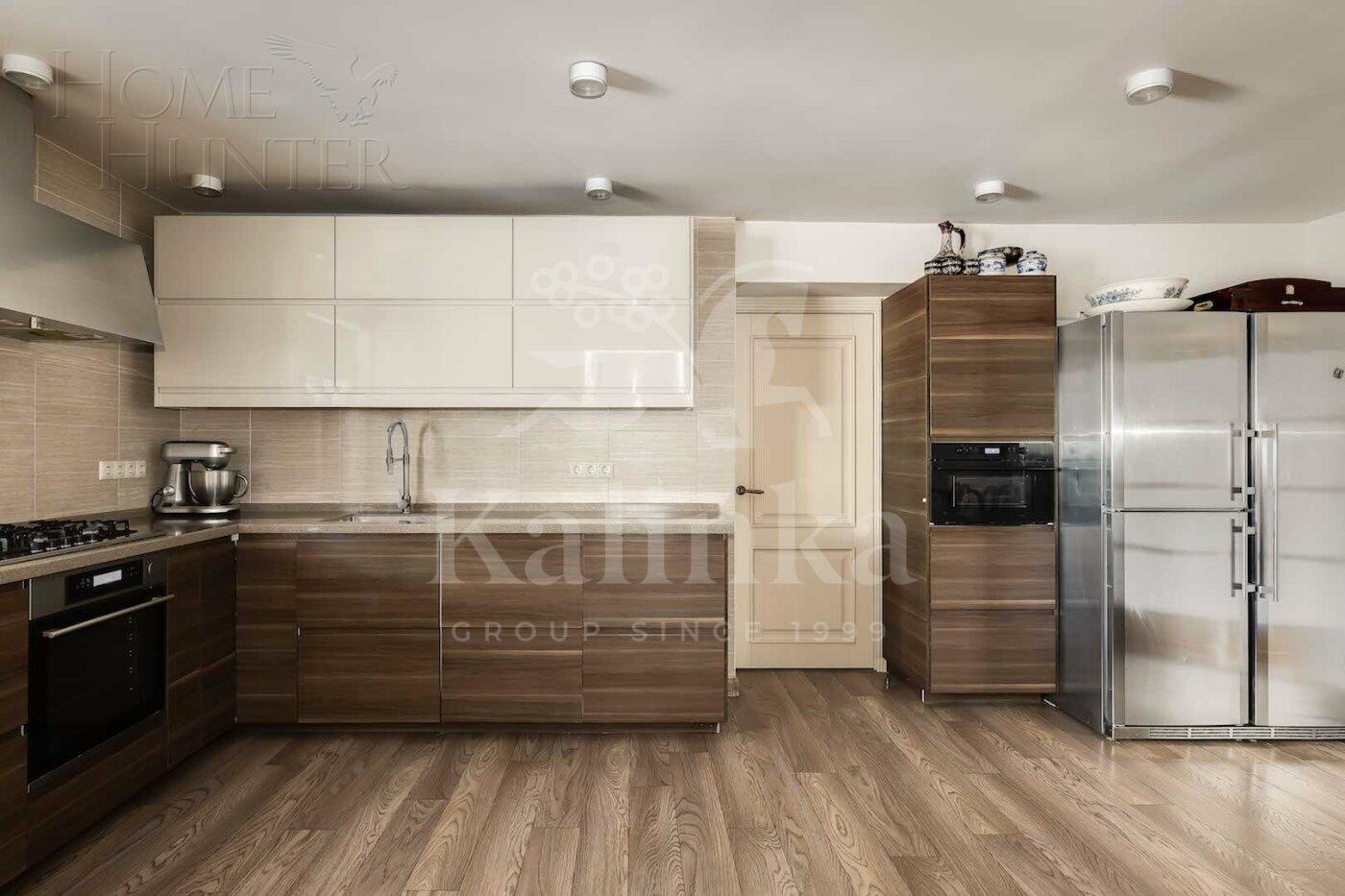 2-этажный коттедж 300 м² с отделкой