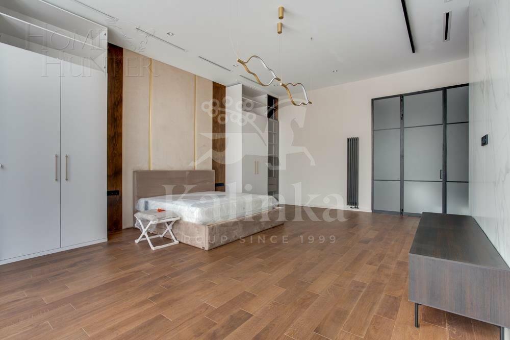 3-этажный таунхаус 945 м² с отделкой