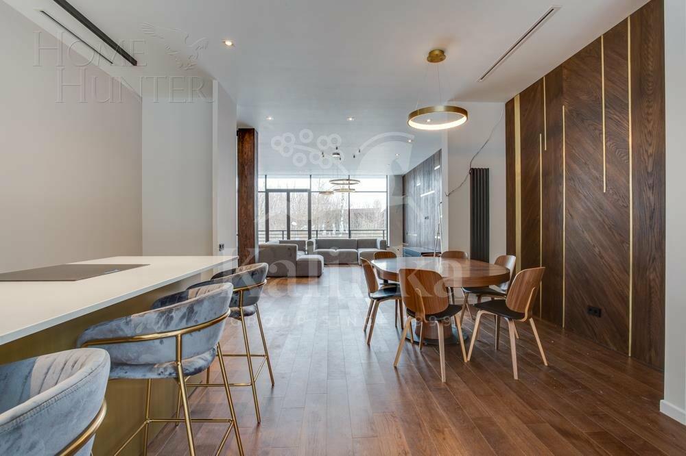 3-этажный таунхаус 945 м² с отделкой